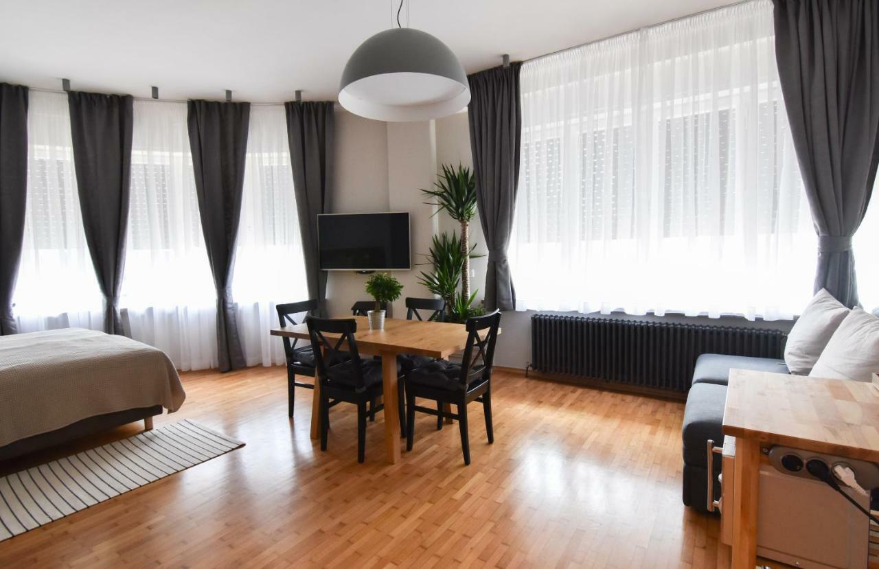 Karlo Main Square Apartments Zagreb Ngoại thất bức ảnh