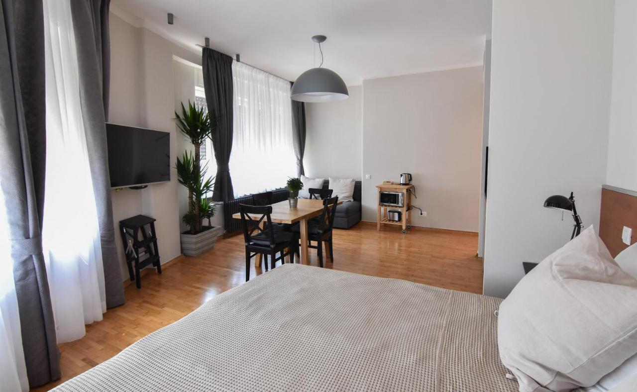 Karlo Main Square Apartments Zagreb Ngoại thất bức ảnh